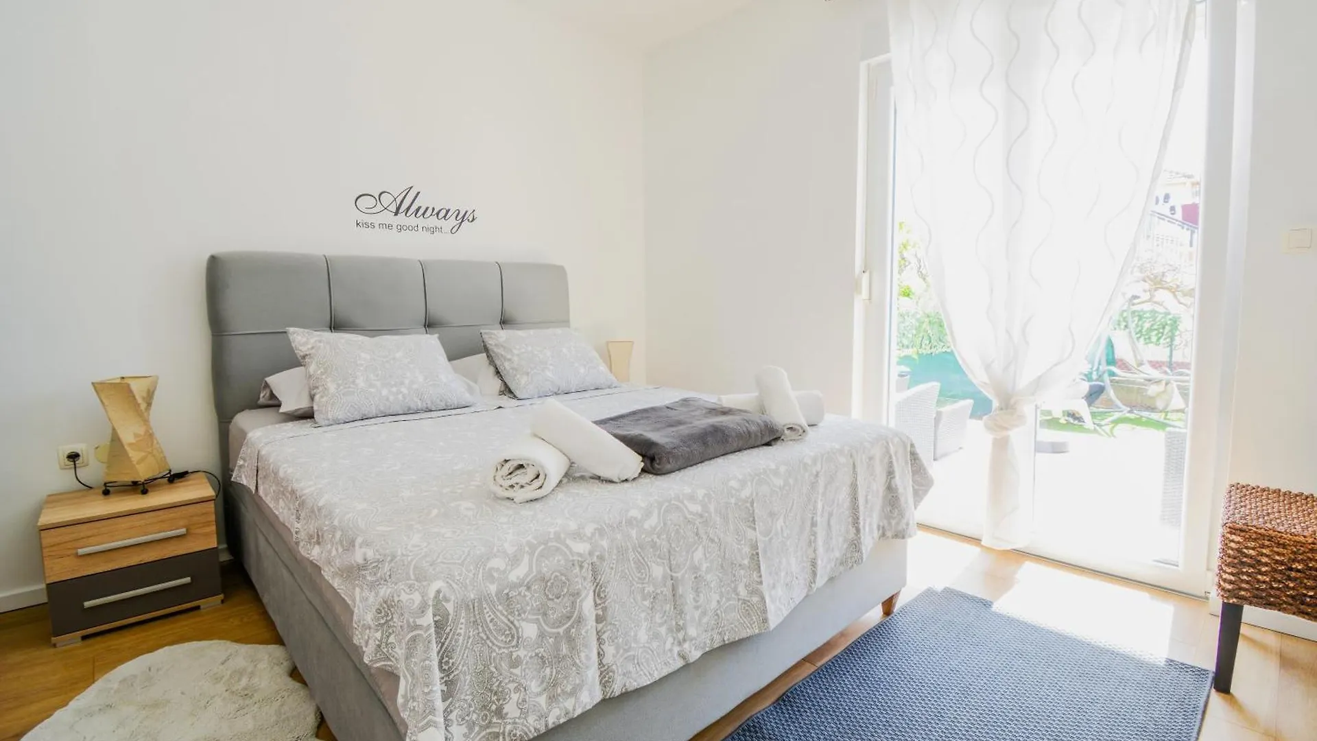 Deluxe Apartments Goya Zara
