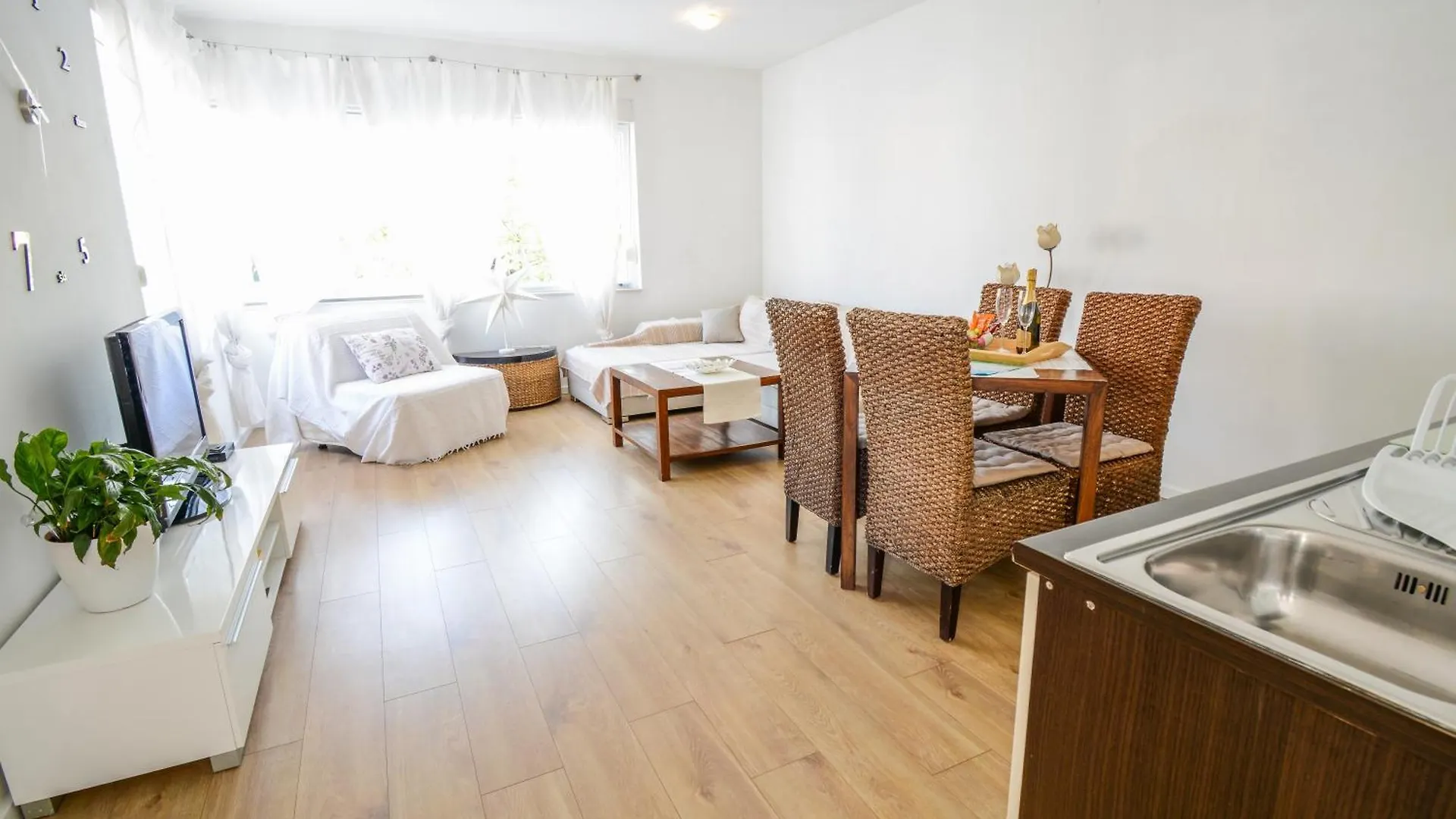 Deluxe Apartments Goya Zara